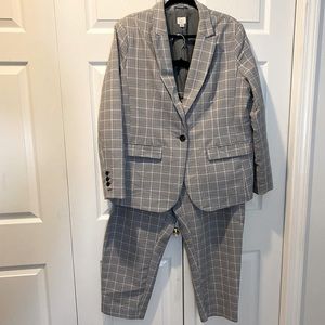 A New Day pants suit in size 18